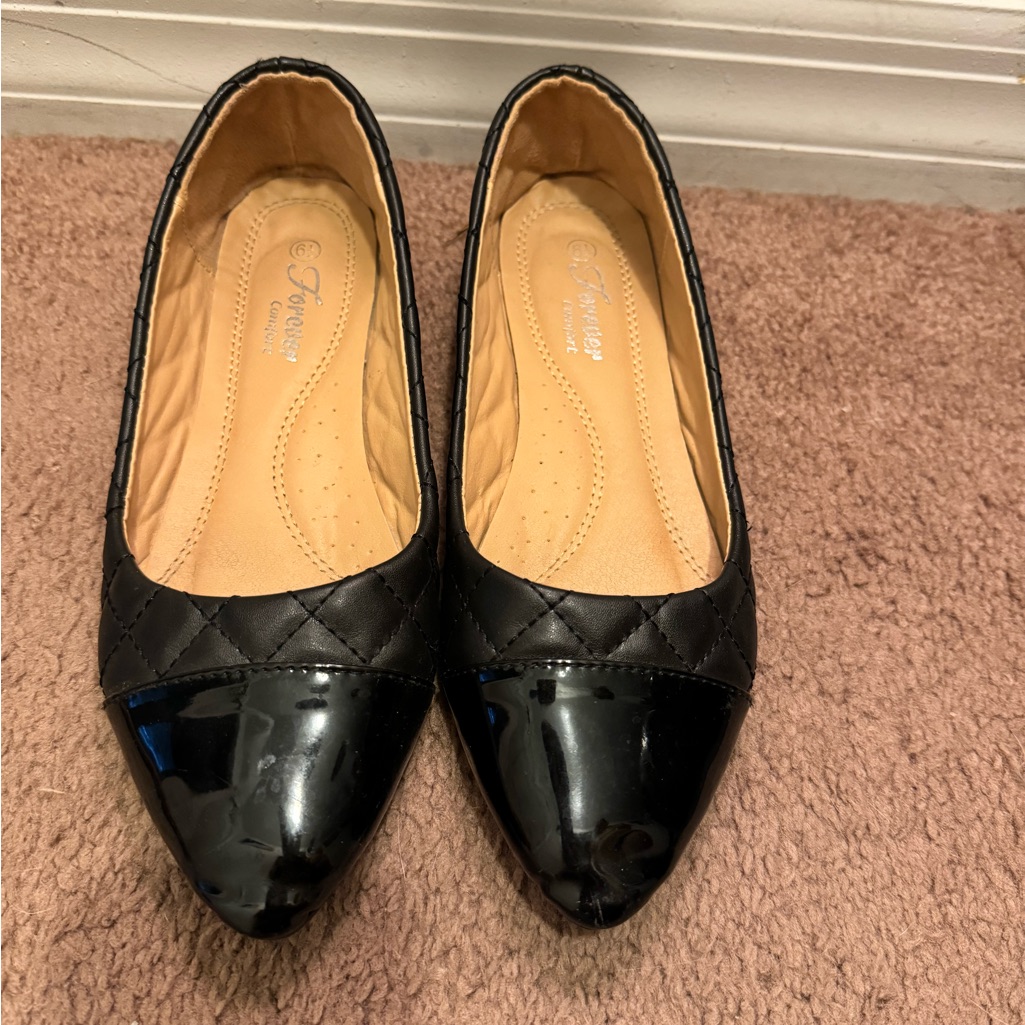 Black Flat - Round Toe-